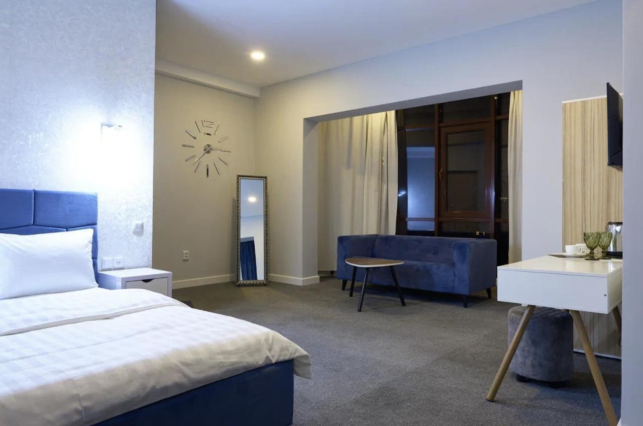 Montana Hotel Almaty Extérieur photo