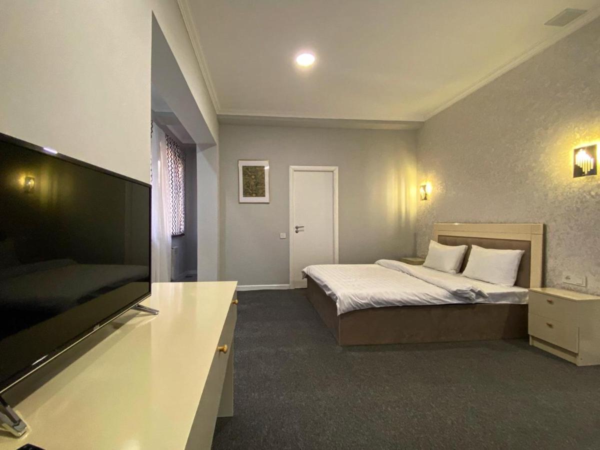 Montana Hotel Almaty Extérieur photo